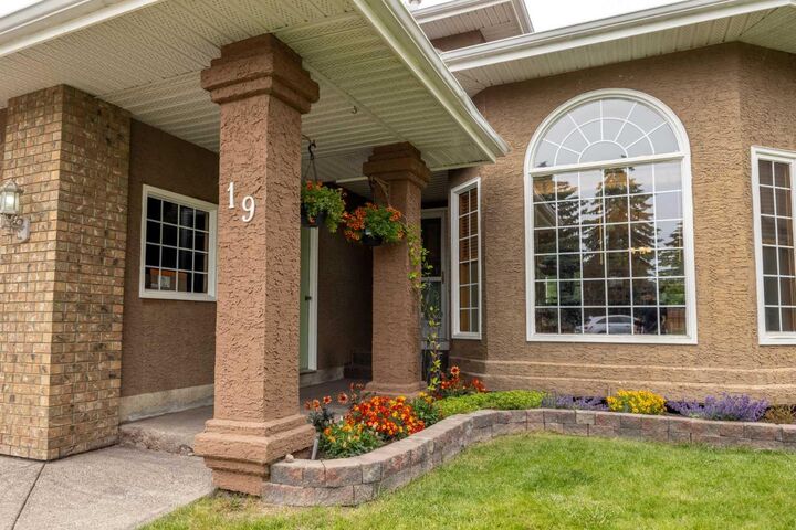 Property Photo: 19 McKenzie Lake Manor SE AB T2Z 1Y4