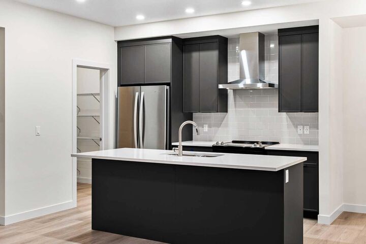 Property Photo:  43 Belvedere Point SE  AB T2A 7Y9 