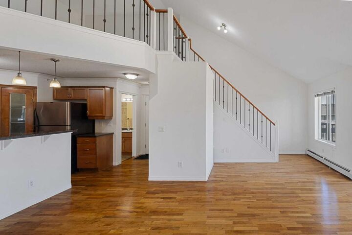 Property Photo: 1110 17 Street SW 404 AB T3C 3X3