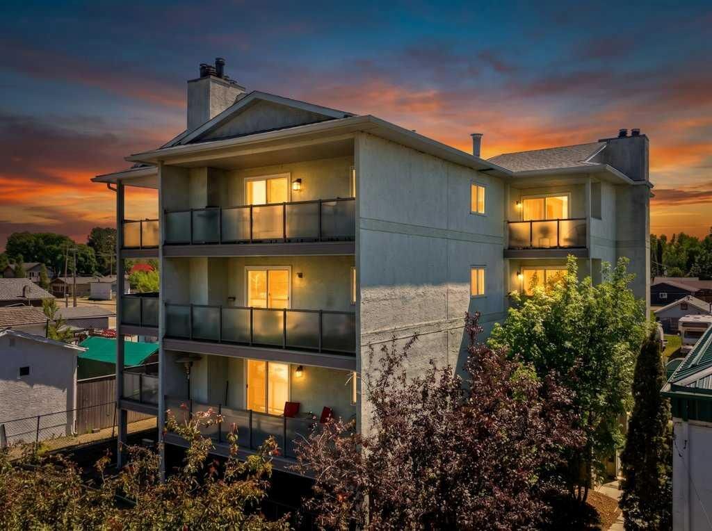 Property Photo:  4415 Lakeshore Drive 6  AB T4S 1C7 