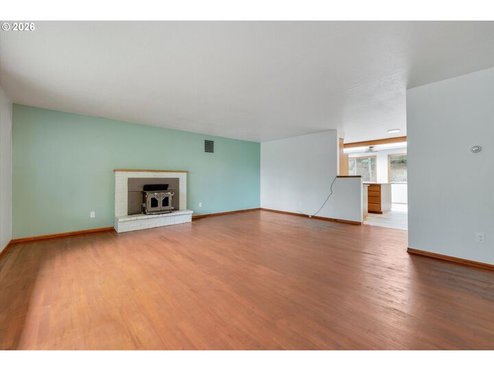 Property Photo: 9080 NW Kearney St OR 97229