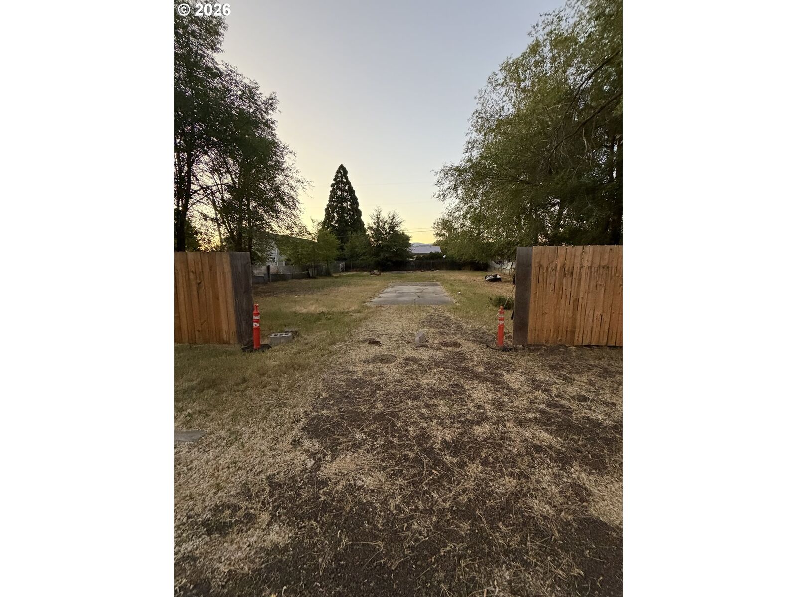 Property Photo:  311 W Darland St  WA 98620 