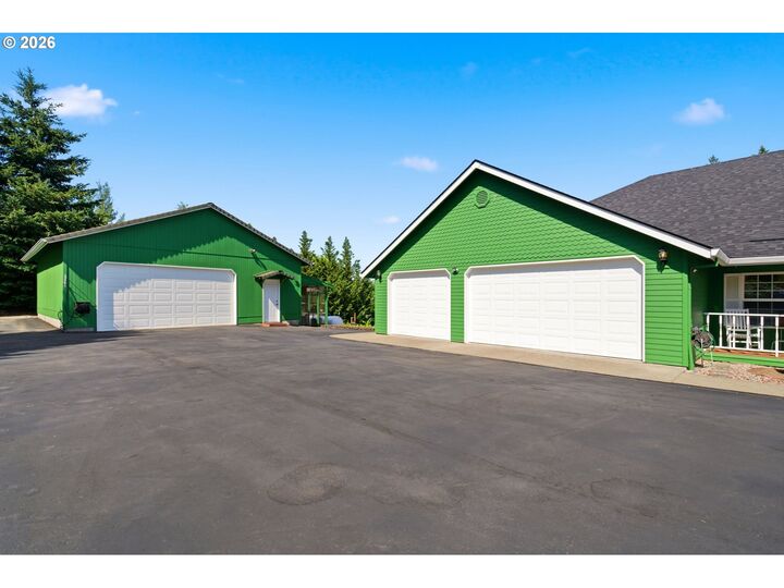 Property Photo:  10920 Martin Ln NE  OR 97002 