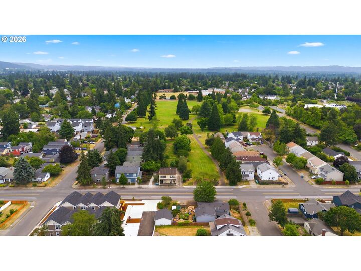 Property Photo: 6136 SE Duke St OR 97206