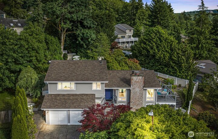 Property Photo:  5712  141st Place SE  WA 98006 