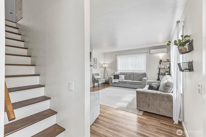 Property Photo:  621  27th Avenue  WA 98632 
