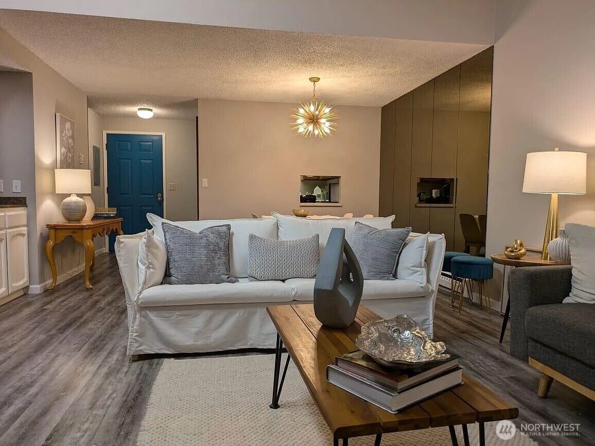 Property Photo:  19115  Ballinger Way NE 203  WA 98155 