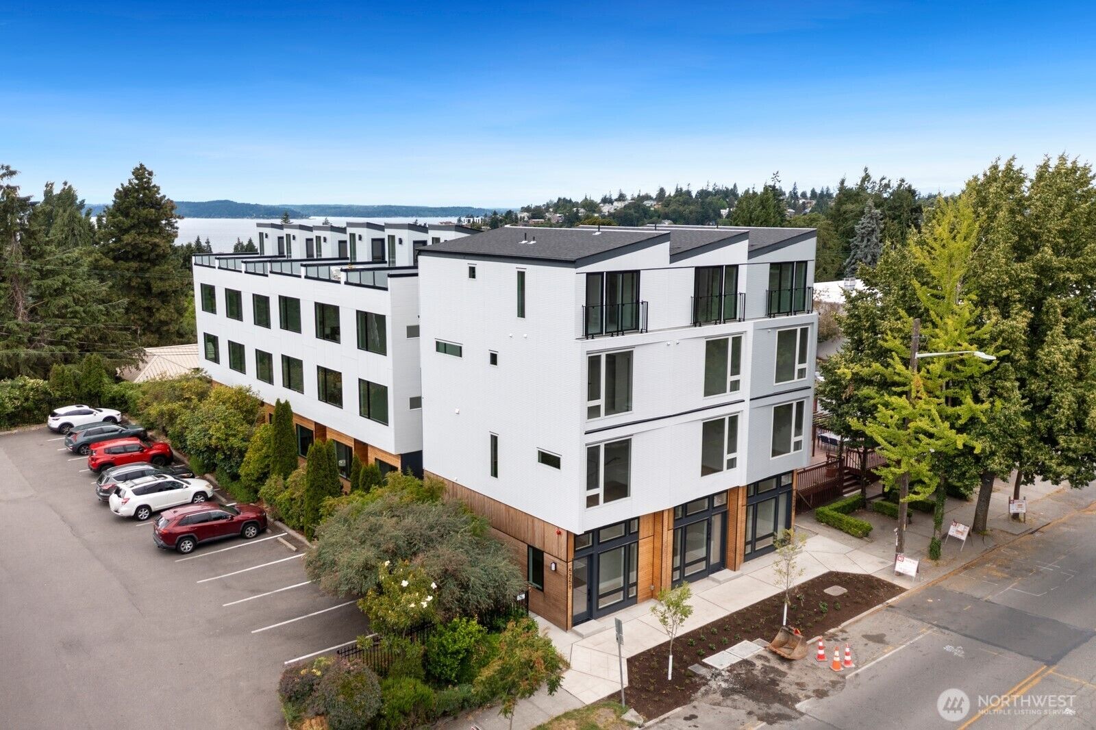 Property Photo: 5253 B California Avenue SW WA 98136