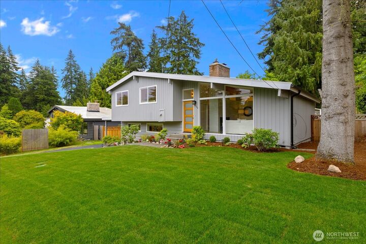 Property Photo:  8104  Sierra Drive  WA 98026 