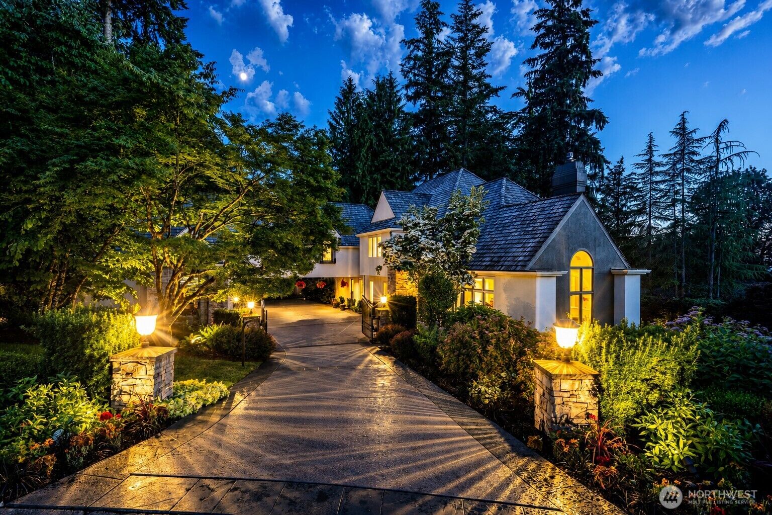Property Photo:  6351  163rd Place SE  WA 98006 