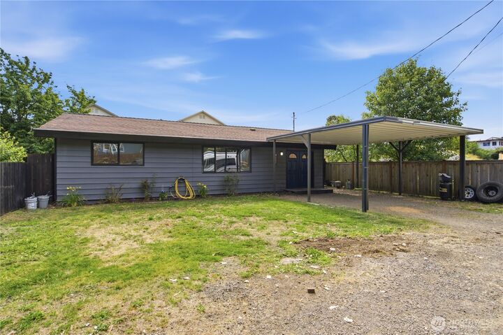 Property Photo:  1126  Poindexter Avenue W  WA 98312 