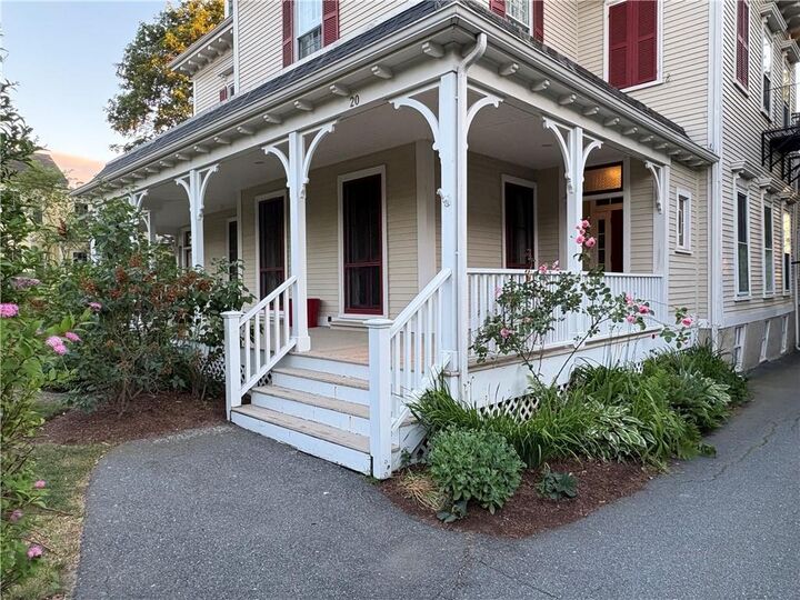 Property Photo:  20 Greenough Place 1A  RI 02840 