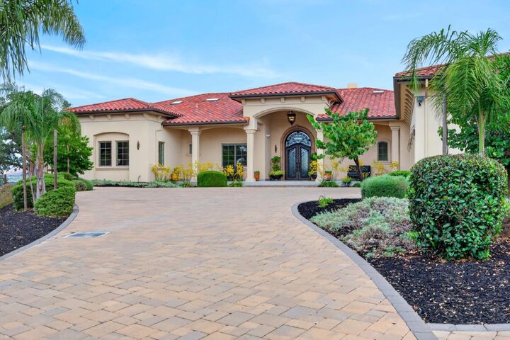 Property Photo:  5 Winding Oaks Drive  CA 94566 
