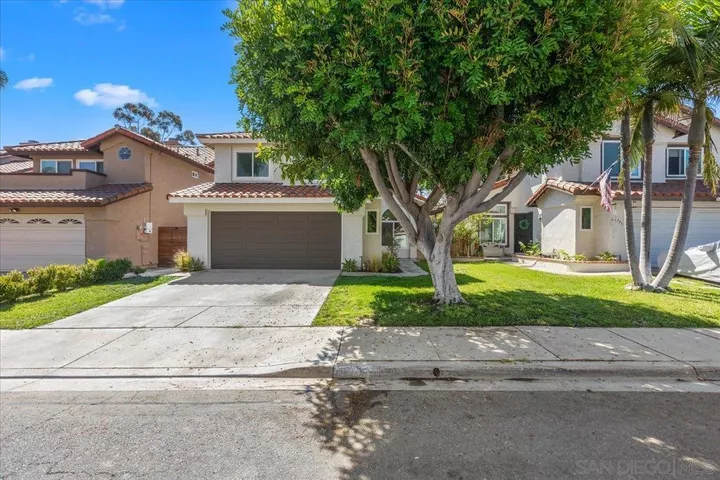 Property Photo:  1789 Avenida Segovia  CA 92056 
