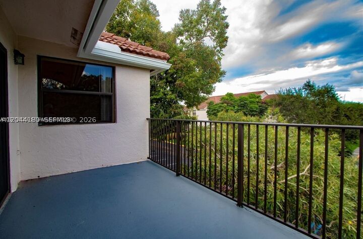 Property Photo: 10105 W Sunrise Blvd 303 FL 33322