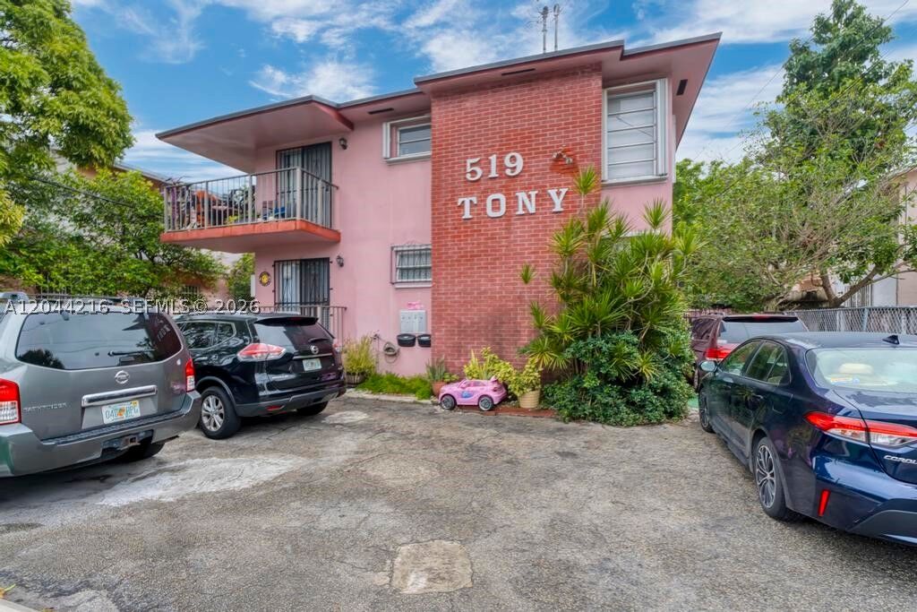 Property Photo:  519 NW 10th Ave 3  FL 33136 