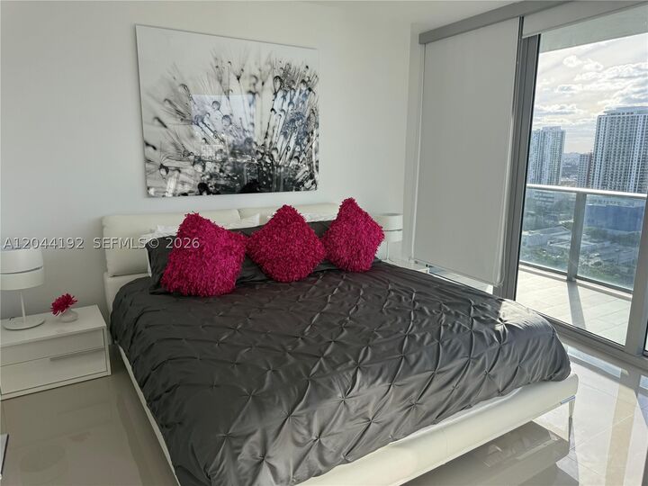 Property Photo: 488 NE 18th St 2701 FL 33132