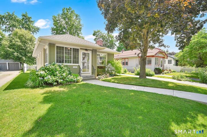 Property Photo:  1391 Boulevard  CT 06119 