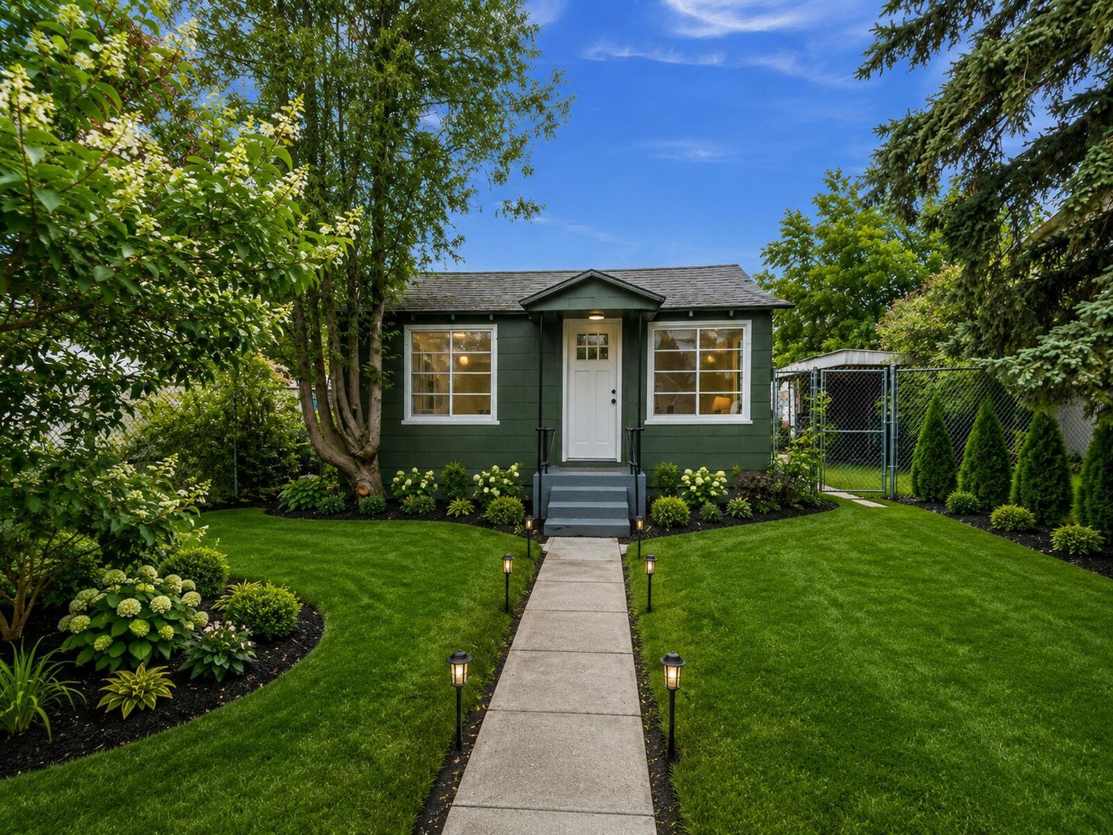 Property Photo:  1922 E Columbia Ave  WA 99208 