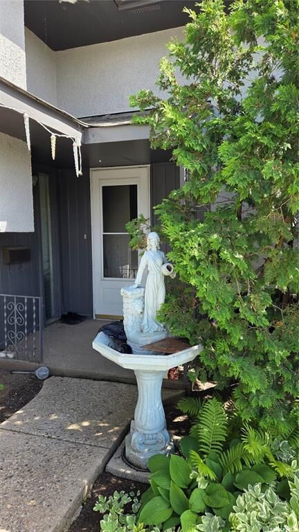 Property Photo:  1195 13th Avenue SW  SK S6H 6L6 