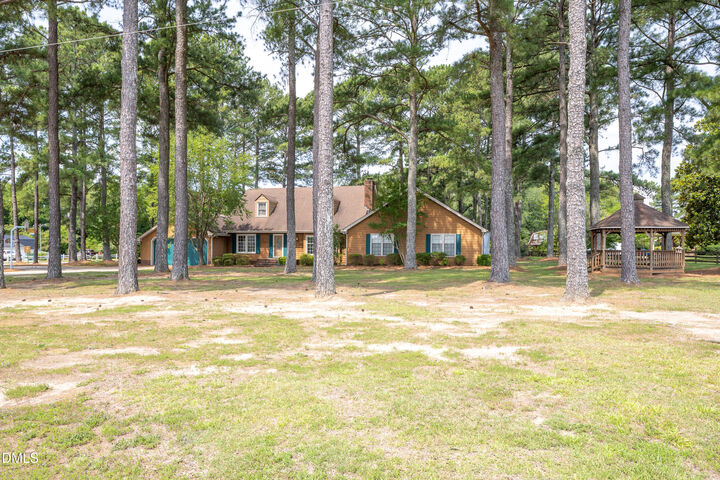 Property Photo: 1210 E Cumberland Street NC 28334