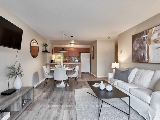 Property Photo:  91 Aspen Springs Drive 103  ON L1C 5J9 