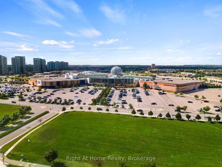 Property Photo:  2545 Erin Centre Boulevard 1611  ON L5M 6Z9 