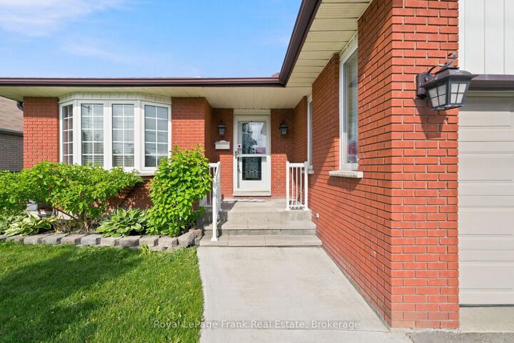 Property Photo:  126 Angeline Street S  ON K9V 3L6 