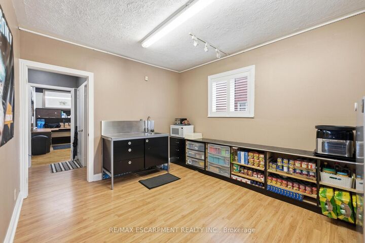 Property Photo:  1260 Highway 8 N/A  ON L8E 5Y3 