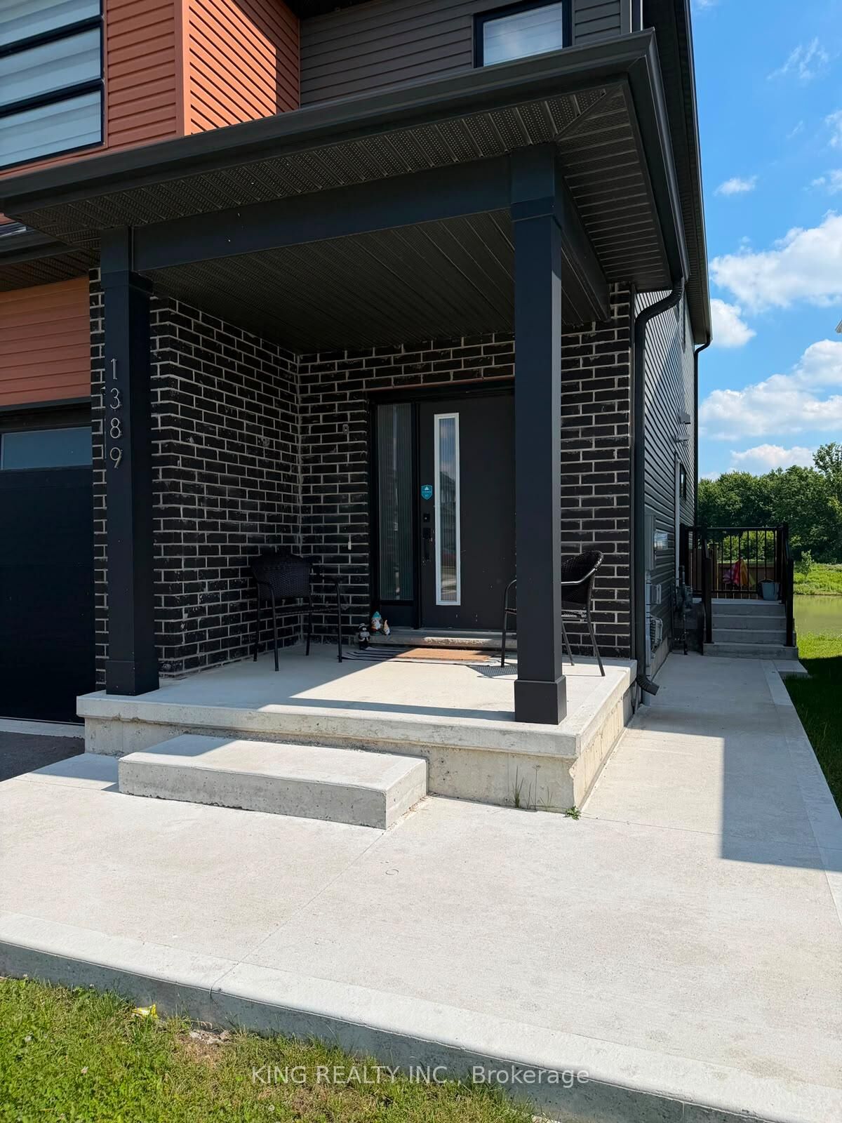 Property Photo:  1389 Twilite Boulevard  ON N6G 3R5 