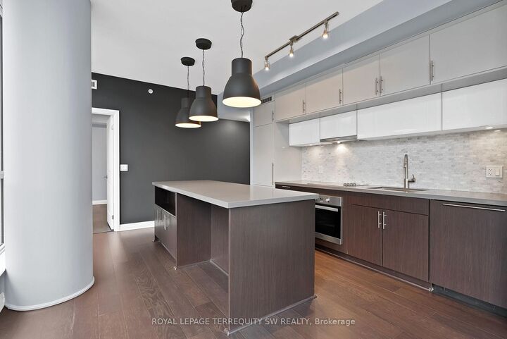 Property Photo:  8 Mercer Street 1305  ON M5V 0C4 