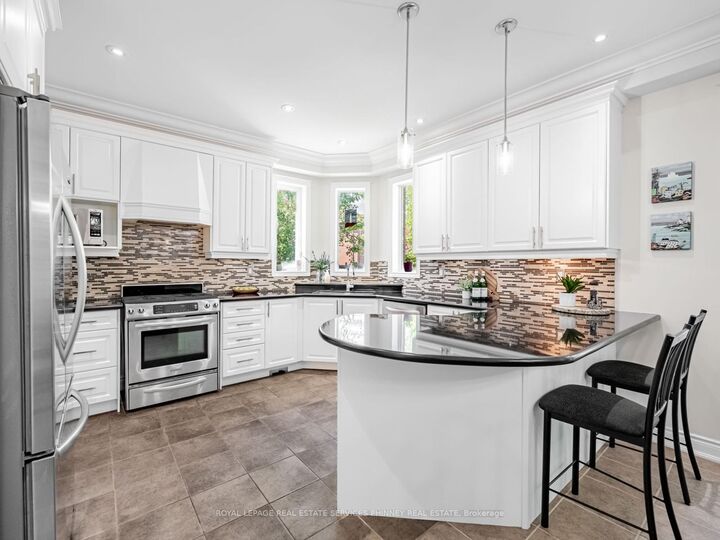 Property Photo: 130 Innville Crescent ON L6L 0B8