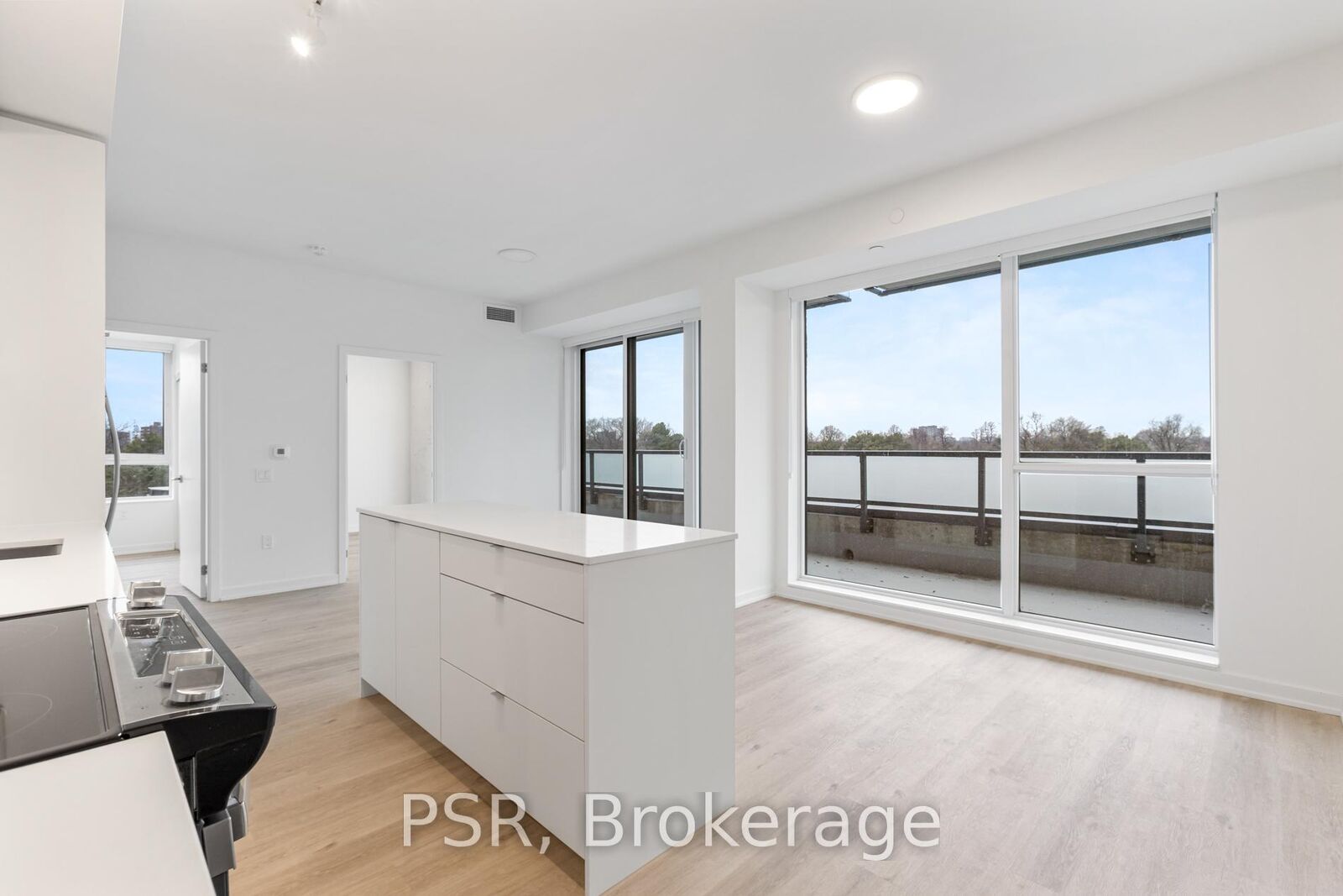 Property Photo:  4365 Bloor Street W 509  ON M9C 1R3 
