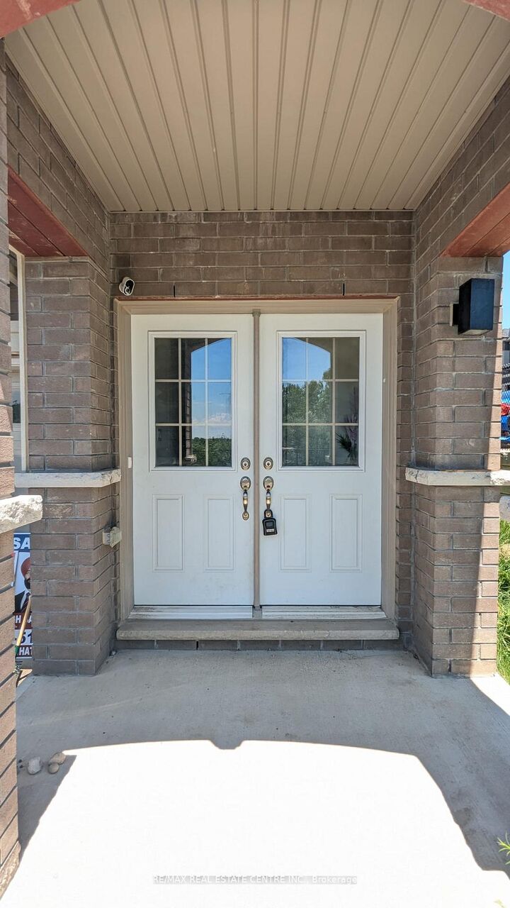 Property Photo:  620 Colborne Street W 72  ON N3T 0Y1 