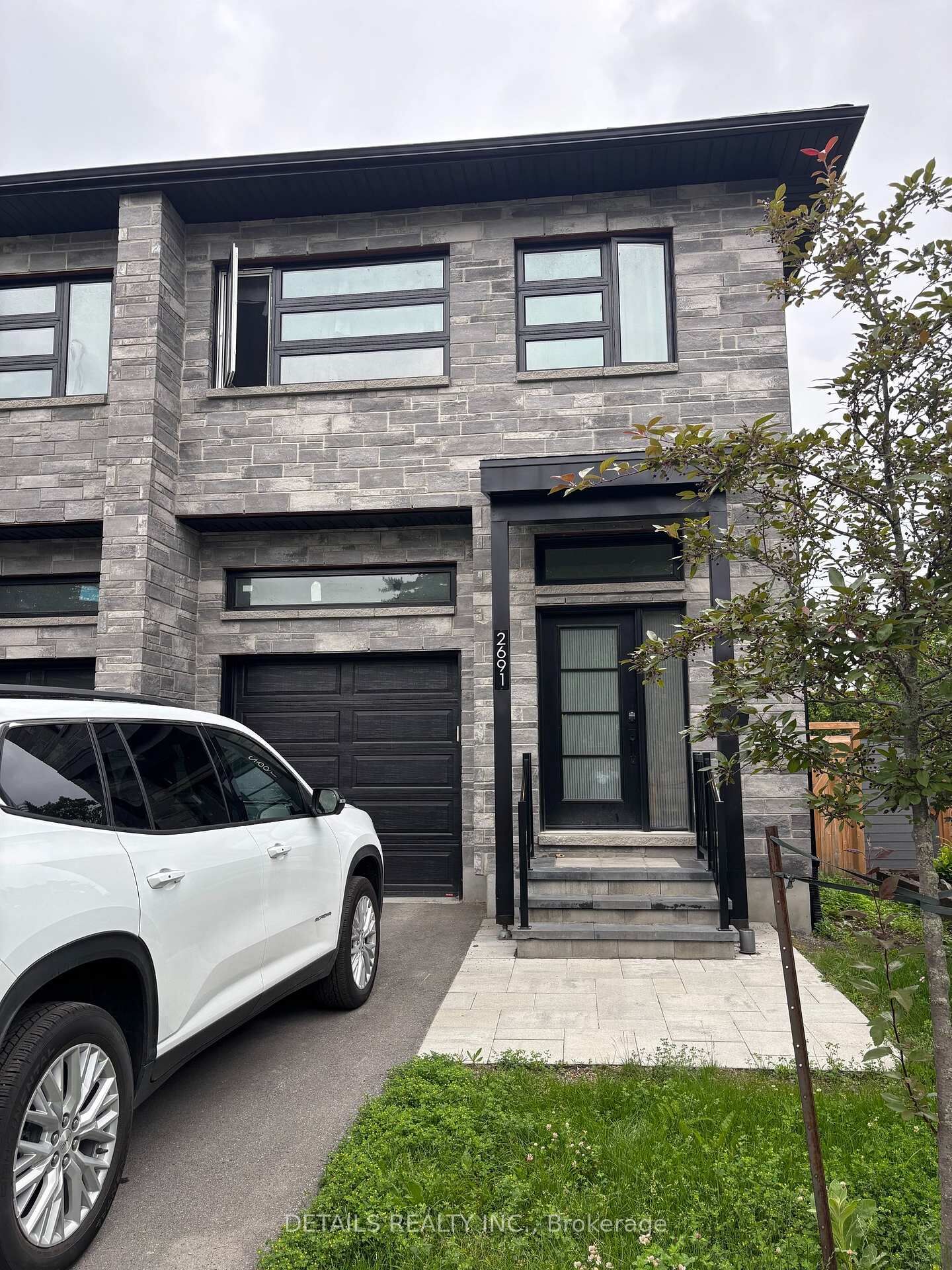 Property Photo: 2691 Violet Street ON K2B 6X1