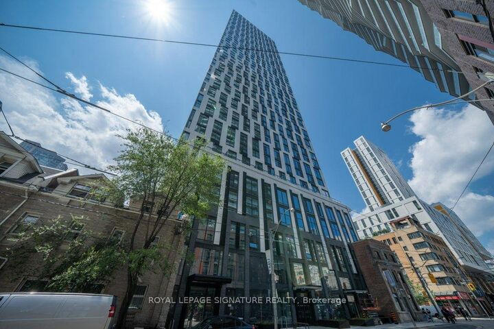 Property Photo:  252 Church Street 2807  ON M5B 1Z2 