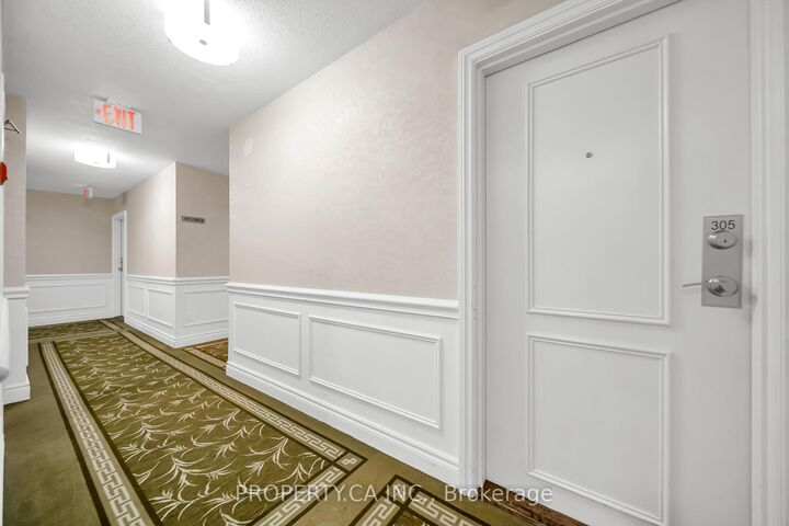 Property Photo:  1535 Lakeshore Road E 305  ON L5E 3E2 