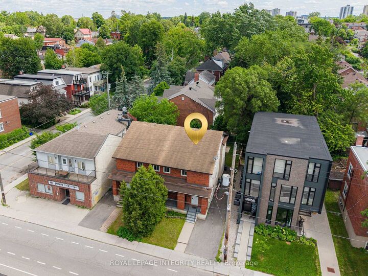 Property Photo:  318 Somerset Street E  ON K1N 6W3 