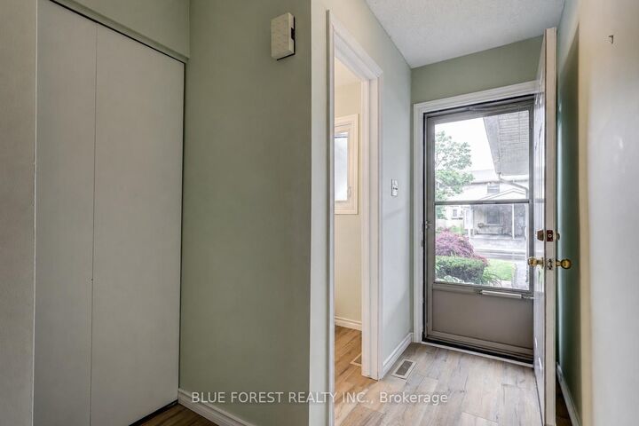 Property Photo:  25 Erica Crescent 24  ON N6E 3R6 