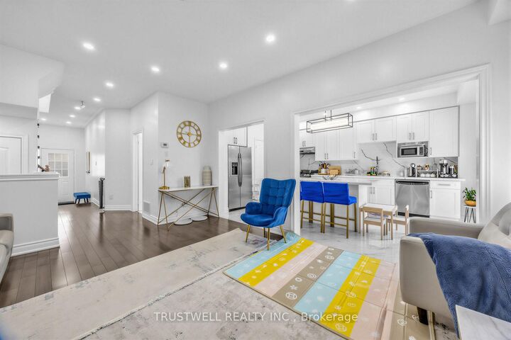 3 Waldron Court — photo 1