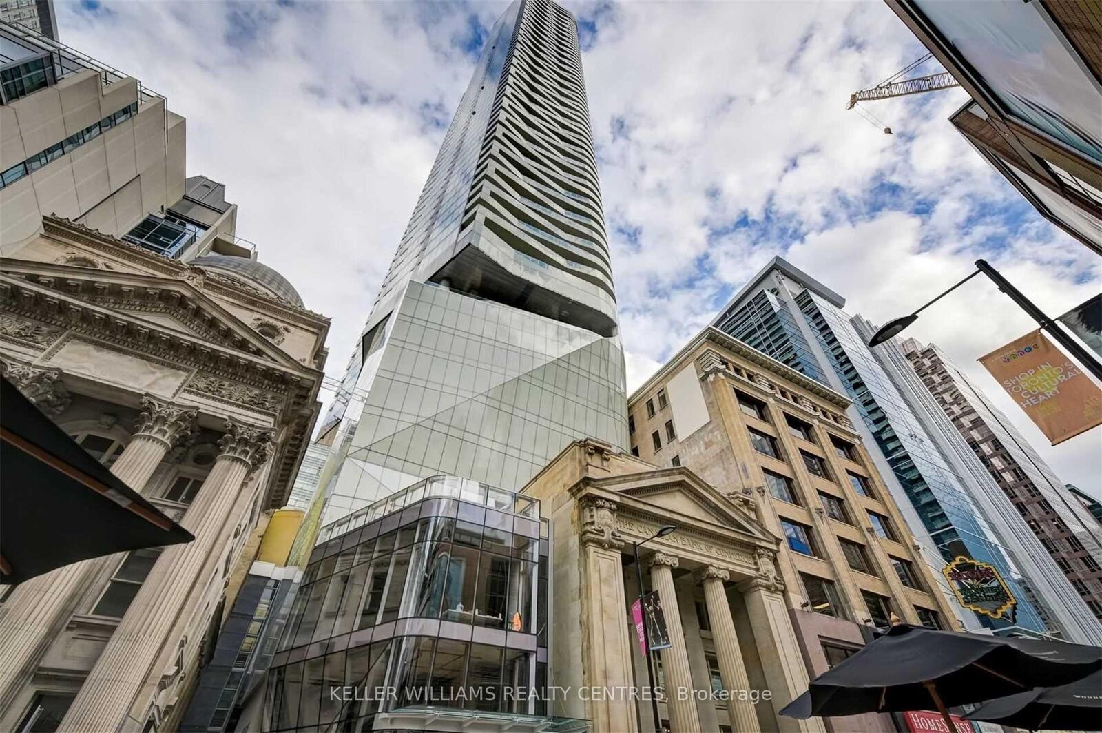 Photo de la propriété:  197 Yonge Street 1207  ON M5B 0C1 