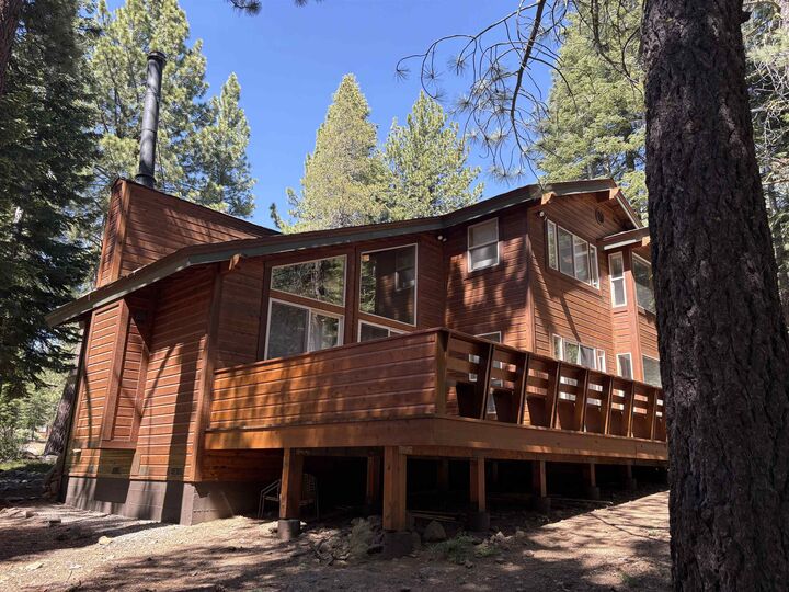 Property Photo:  11741 Sitzmark Way  CA 96161 