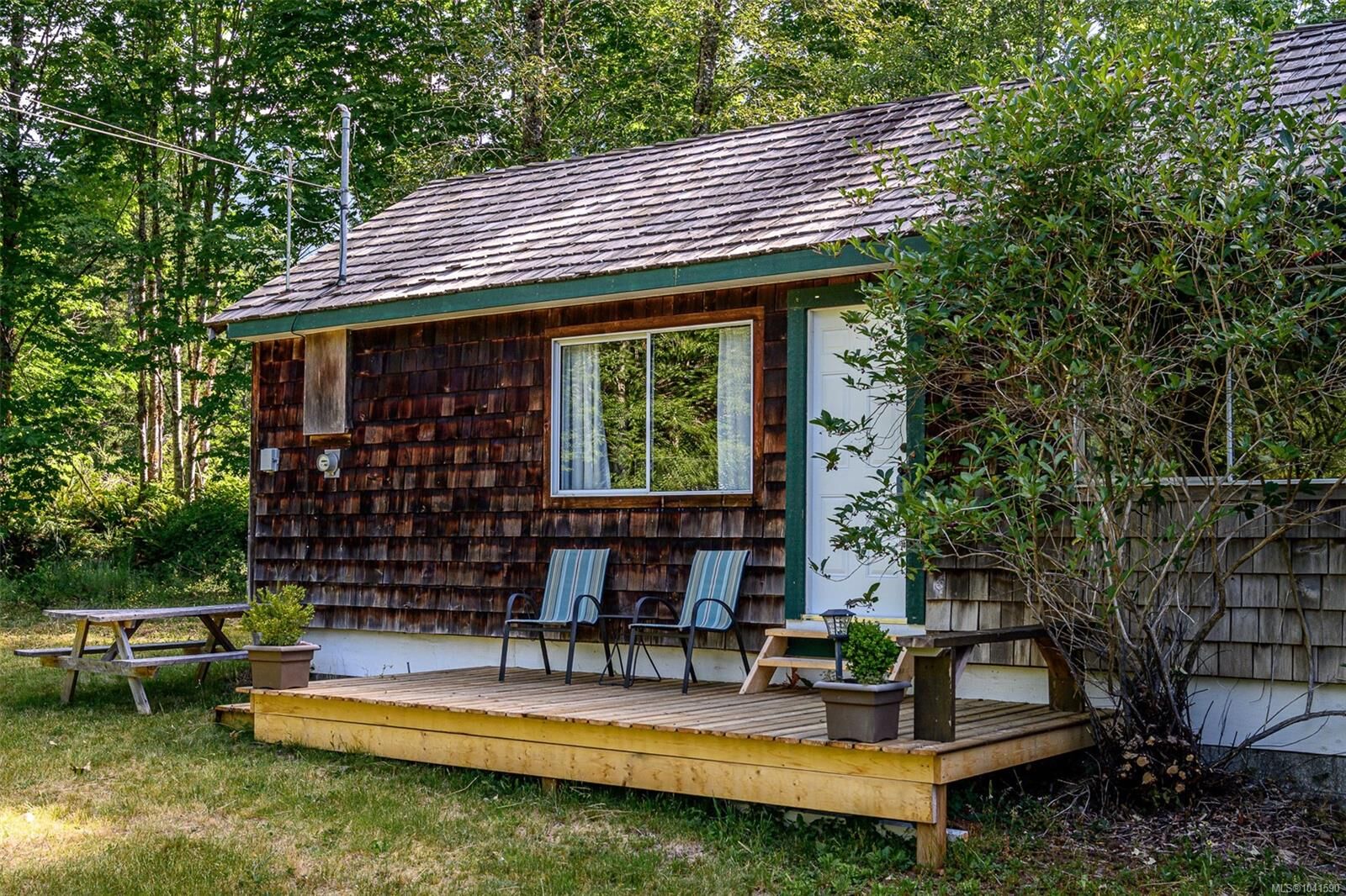 Property Photo: 706 Delta Dr BC V0P 1R0