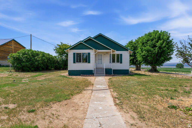 Property Photo:  566 S Main St  UT 84749 
