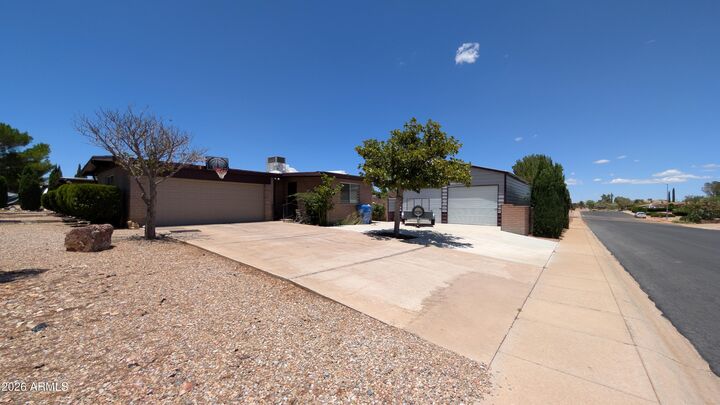 Property Photo:  2317 Elmwood Lane  AZ 85635 