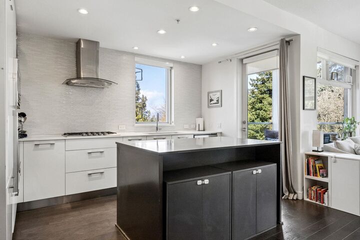 Property Photo:  4867 Cambie Street 509  BC V5Z 0C5 