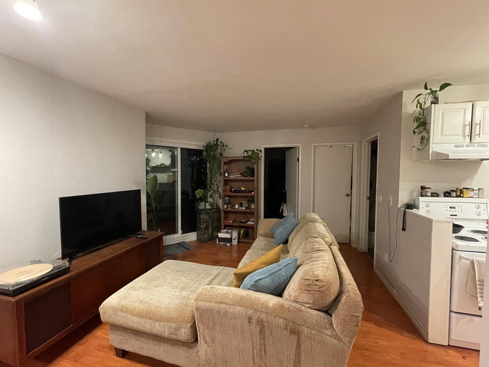 Property Photo:  2365 W 5th Avenue 202  BC V6K 1S6 