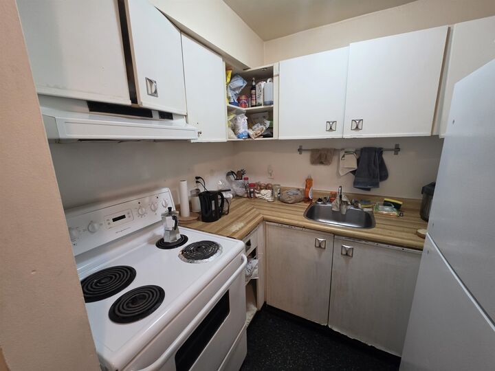 Property Photo: 1440 E Broadway 211 BC V5N 5P2