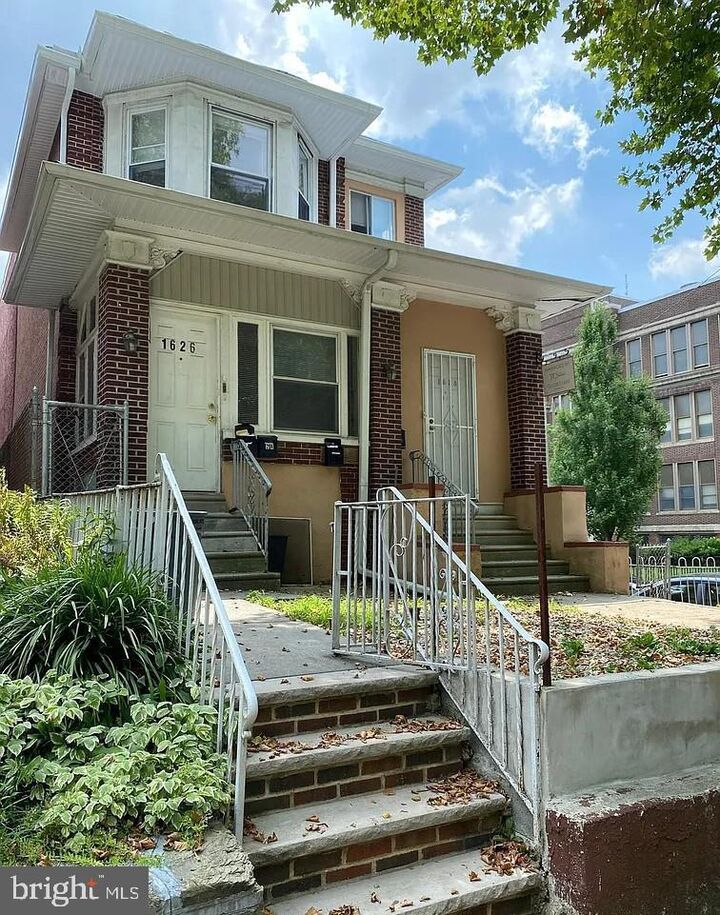 Property Photo:  1626 Lindley Avenue  PA 19141 