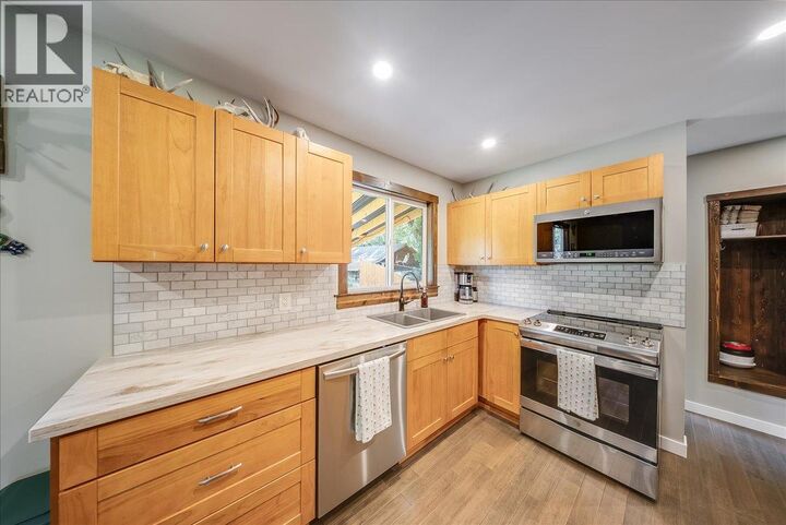 Property Photo: 526 12th Avenue BC V0G 1G0